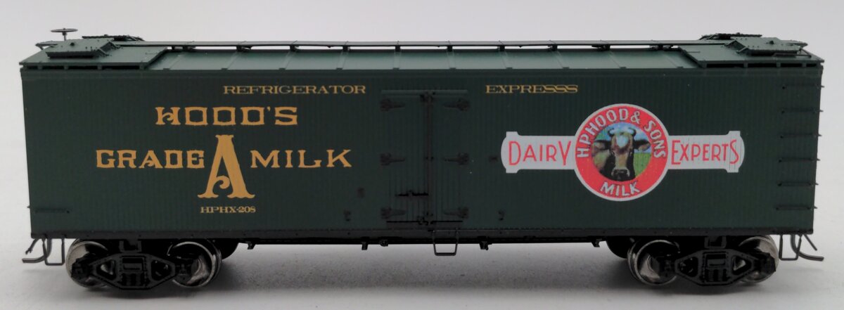 MTH 81-94014 Hood's Dairy HO Scale R40-2 Woodside Reefer Car