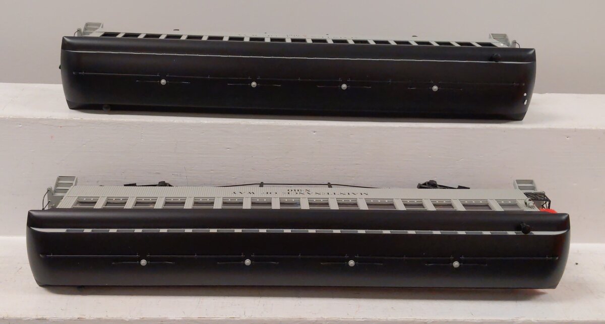 Lionel 2227420 O Maintenance of Way Wood Coach/Observation Car (Set of 2) EX/Box