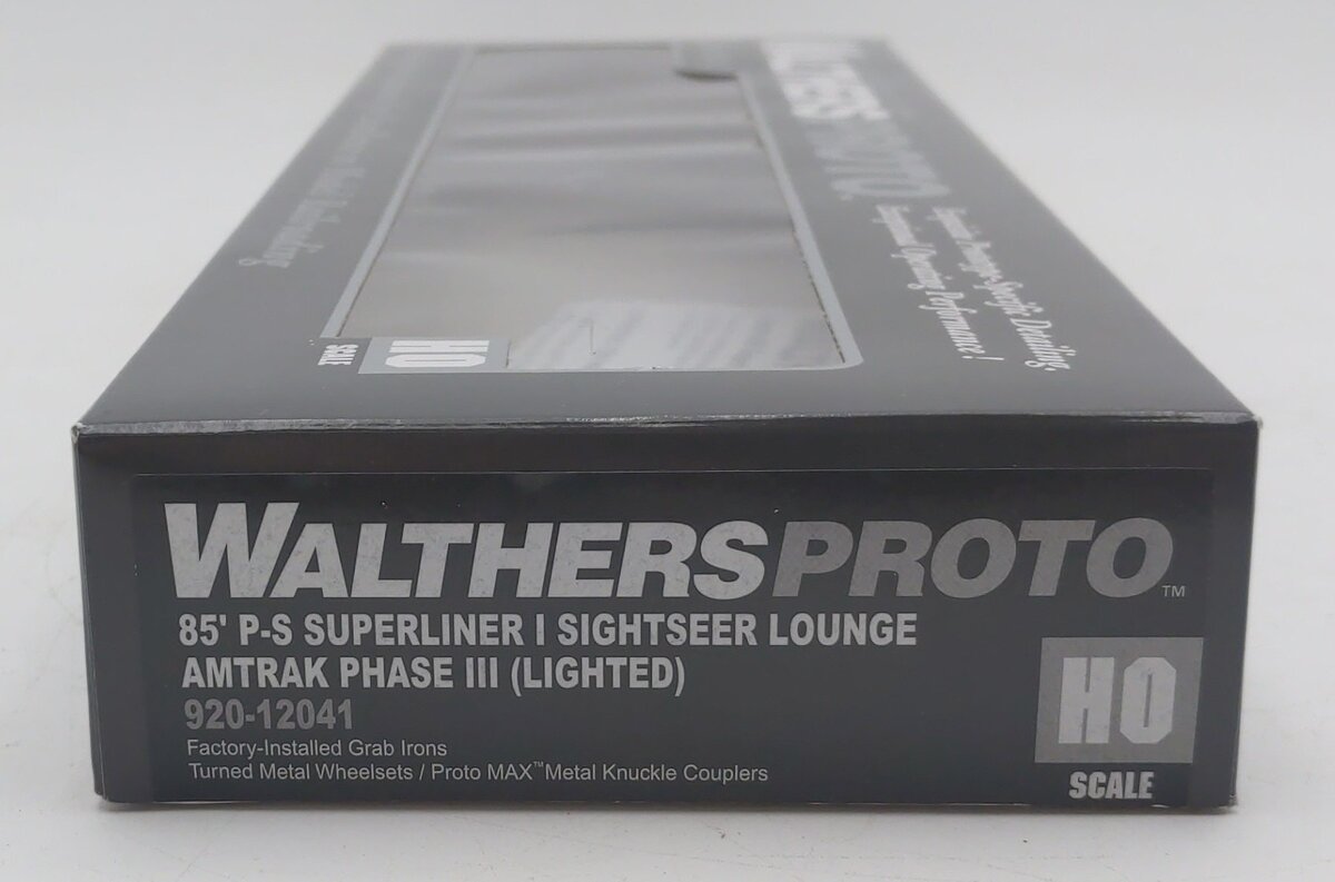 Walthers 920-12041 HO Amtrak 85' Pullman-Standard Superliner Lounge Phase III