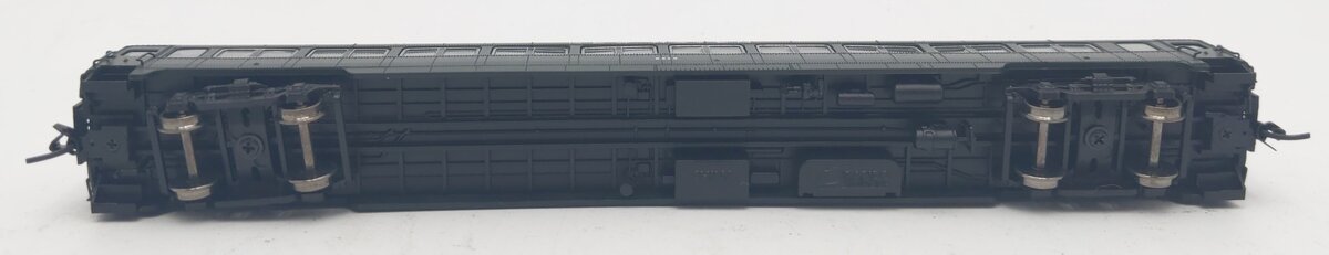 Rapido Trains 509004 N New Haven Lightweight 10-Window Coach #8260