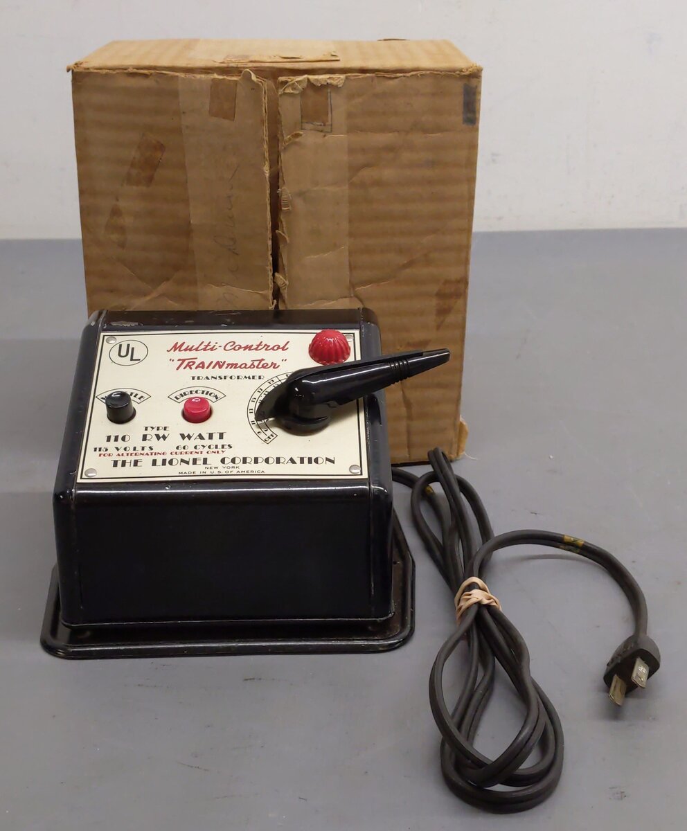 Lionel RW Vintage O 110 Watt Transformer w/Whistle VG/Box