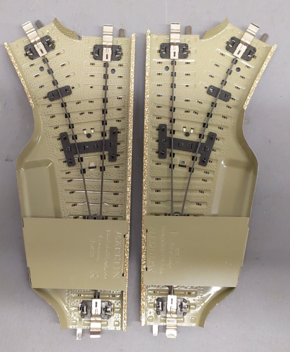 Marklin 5121 HO Scale Manual Left & Right Hand Switch Turnout Pair (Pack of 2) EX/Box