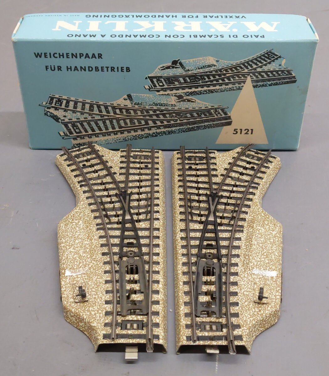 Marklin 5121 HO Scale Manual Left & Right Hand Switch Turnout Pair (Pack of 2) EX/Box