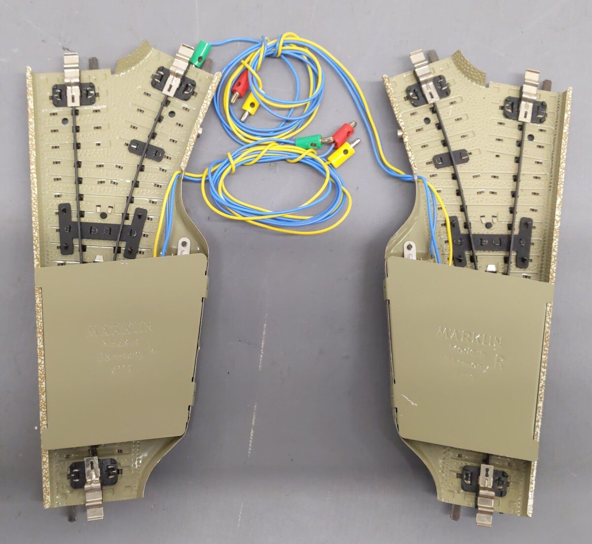 Marklin 5117 HO Scale Left and Right Track Turnouts (One Pair) EX/Box