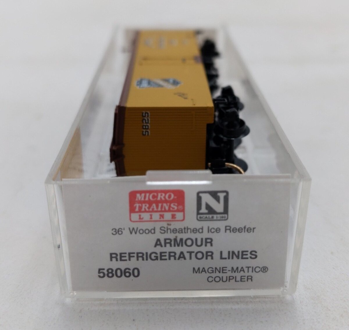 Micro-Trains 05800060 N ARL 36' Wood Sheathed Ice Reefer #5825 LN/Box