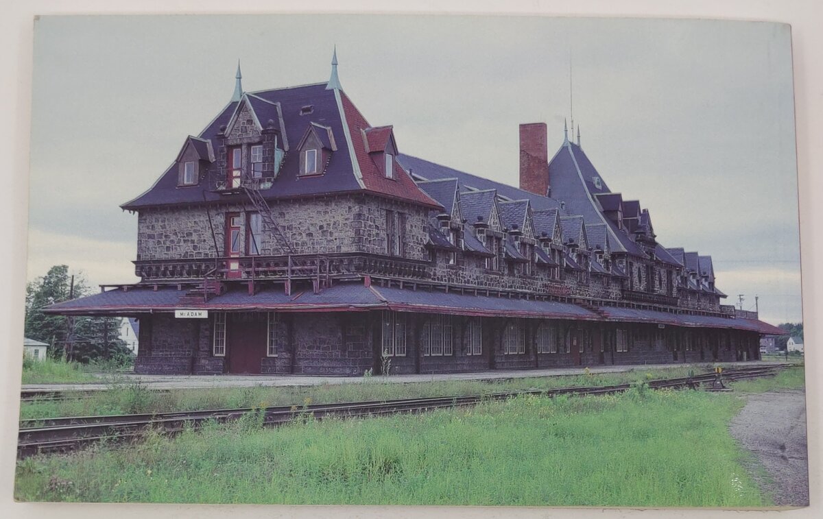 Canadian Railway Station Guide Paperback Book By Bruce Ballantyne VG