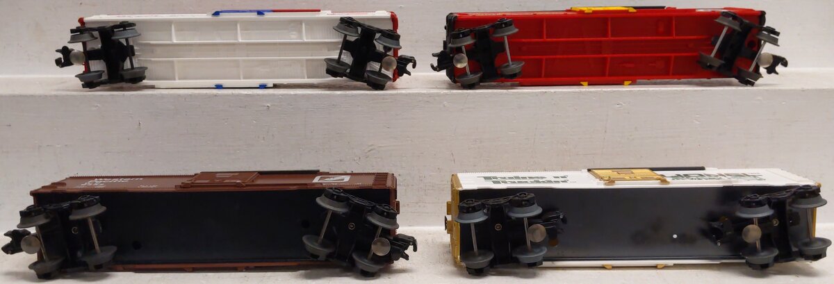 Lionel O Assorted Freight Box Cars: 7803, 7702, 7703, 9452 [4] EX/Box