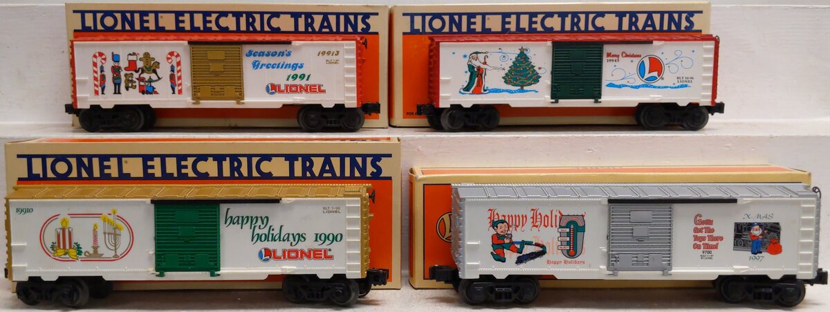 Lionel O Assorted Christmas Freight Box Cars: 19945, 19910, 16272, 19913 [4] EX/Box