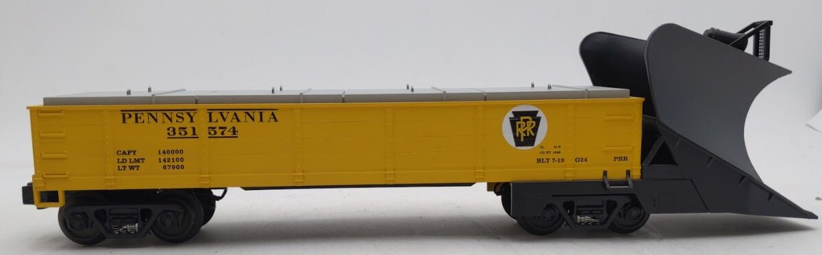 MTH 30-7218 O Gauge Pennsylvania Heavy Duty Snowplow with Illuminated Headlight LN/Box