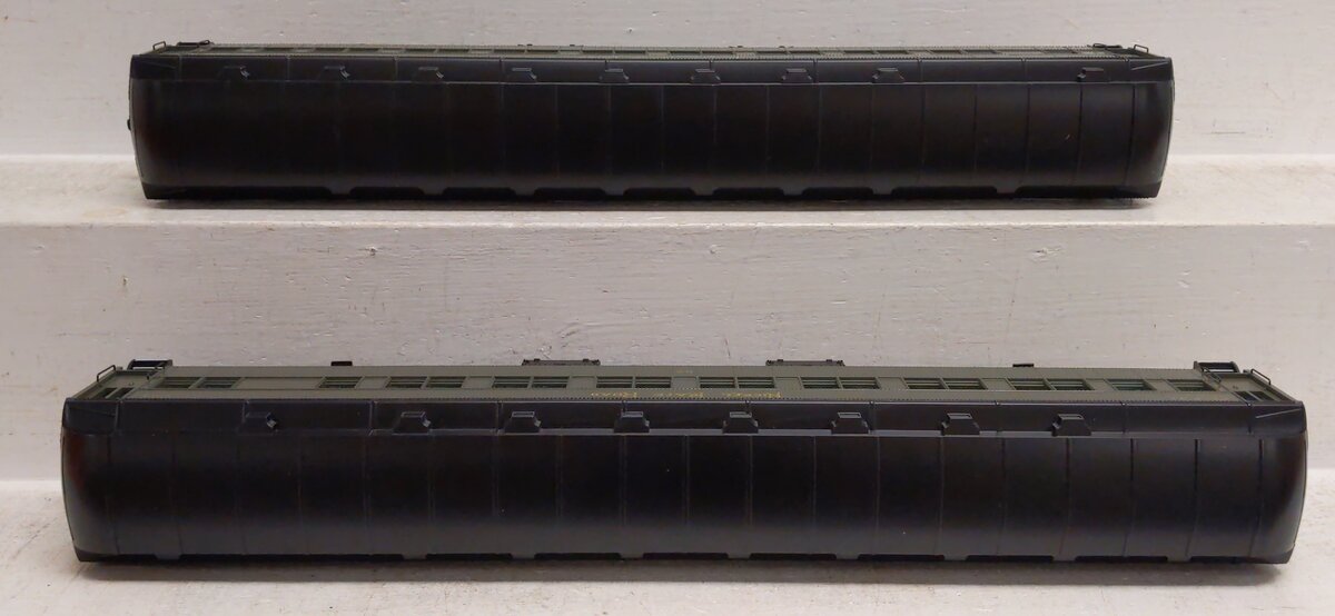 Lionel 6-84205 O Nickel Plate Road 18'' Heavyweight Coach (Pack of 2) #1