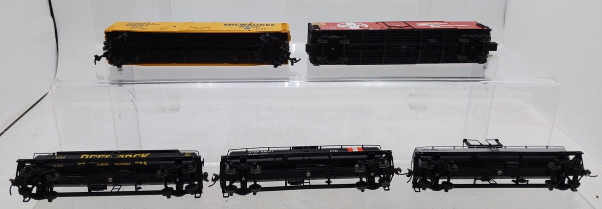 Athearn, Bachmann, & Other HO Assorted Freight Cars: 98027, 6592, 8184, 56500[5] VG