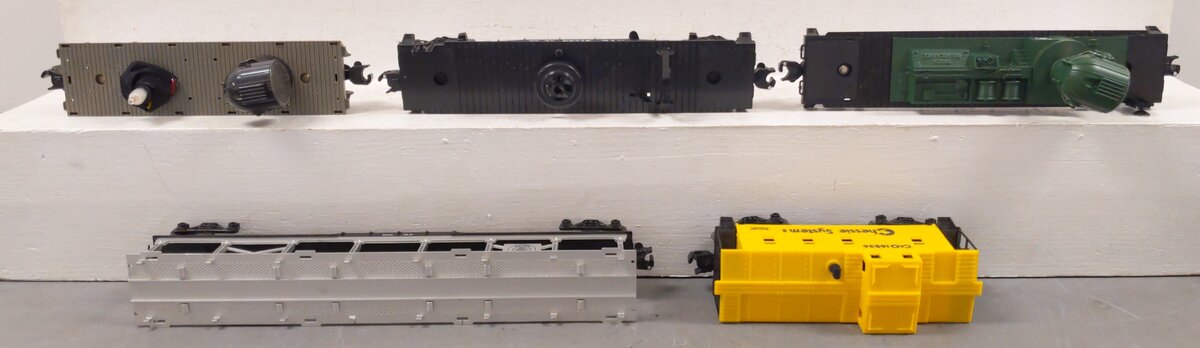 Lionel O Gauge Freight Cars: 16536, 36874, 37034, 36305, Spotlight Car [5] EX