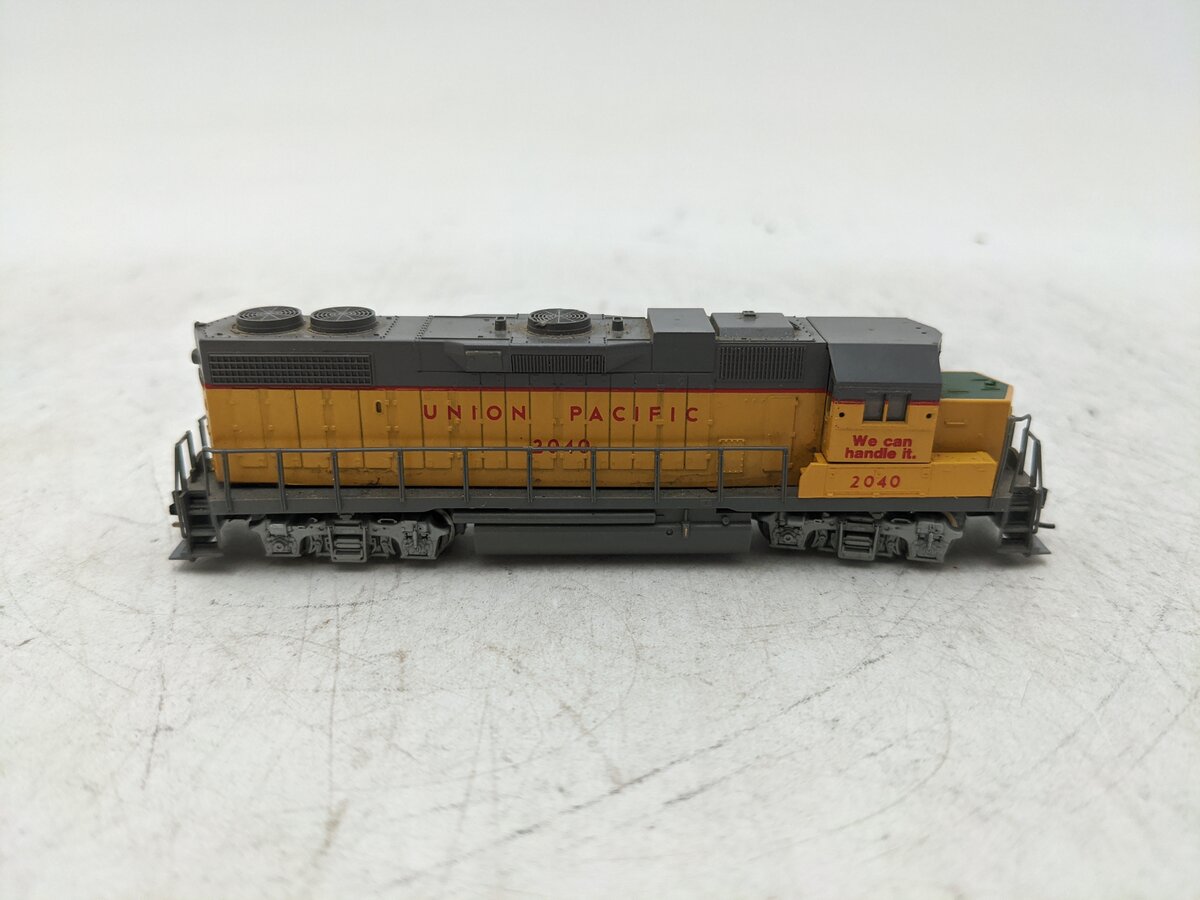 Kato 176-015 N Scale Union Pacific GP-38 Diesel Locomotive #2040 LN/Box