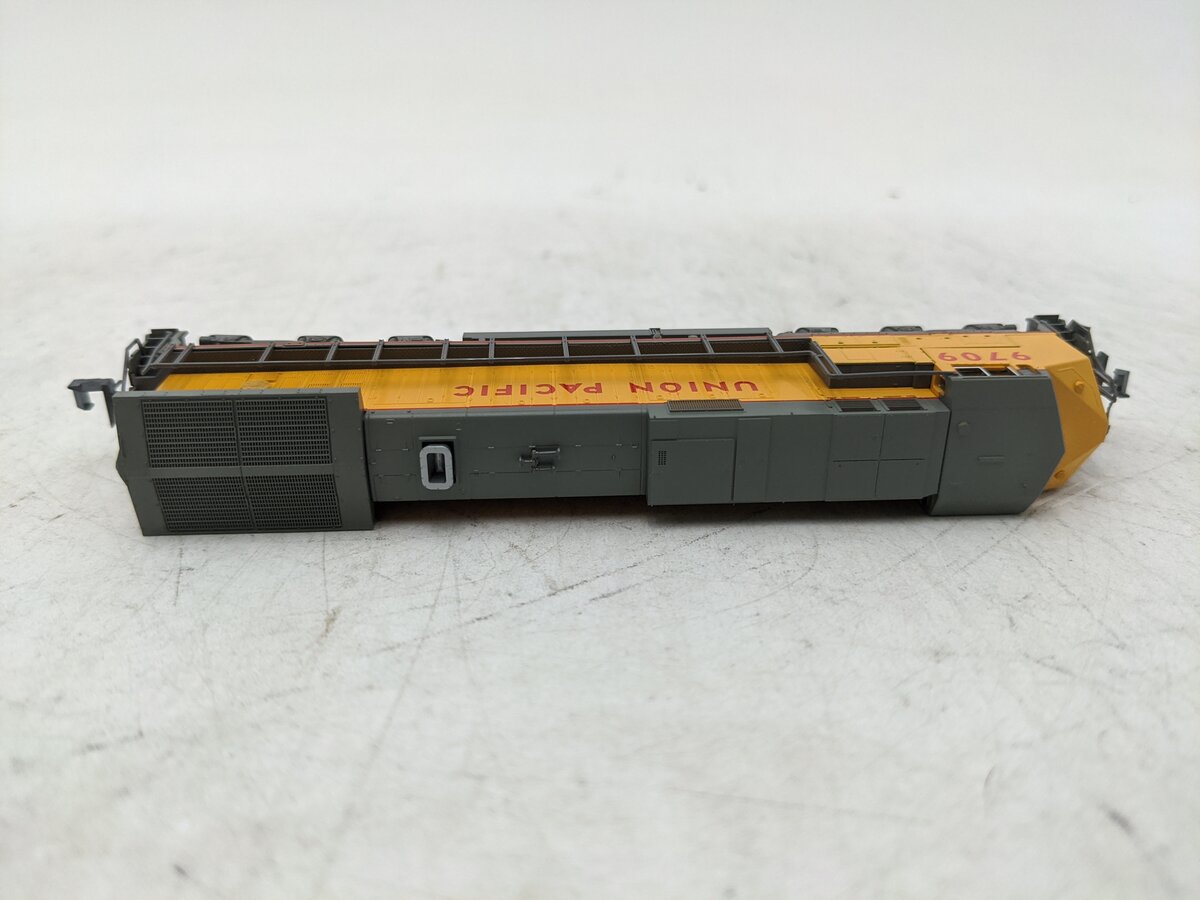 Kato 176-3306 N Scale Union Pacific C44-9W Diesel Locomotive EX/Box
