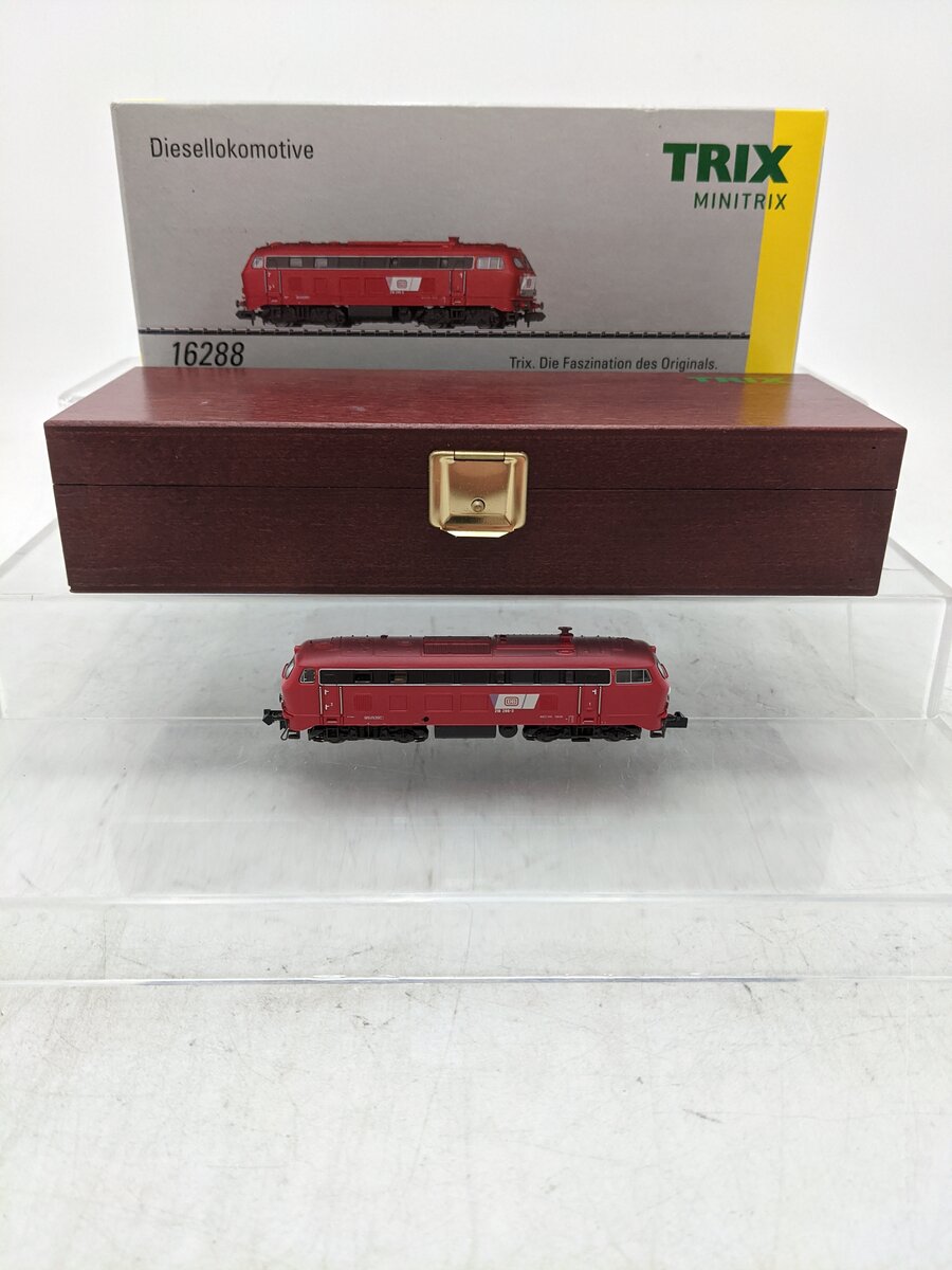 Trix 16288 N German Federal Railroad (DB) Electric Locomotive EX/Box