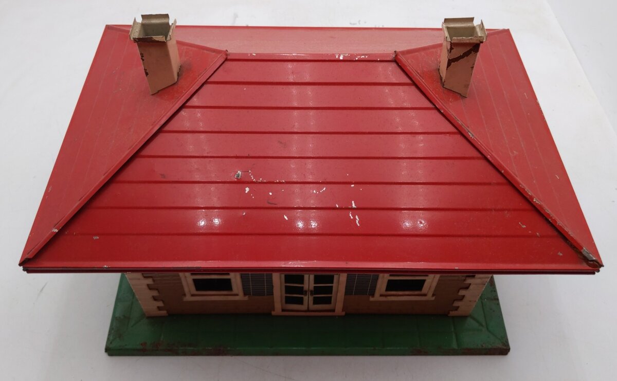 Lionel 134 Vintage Standard Gauge Lighted Metal Station