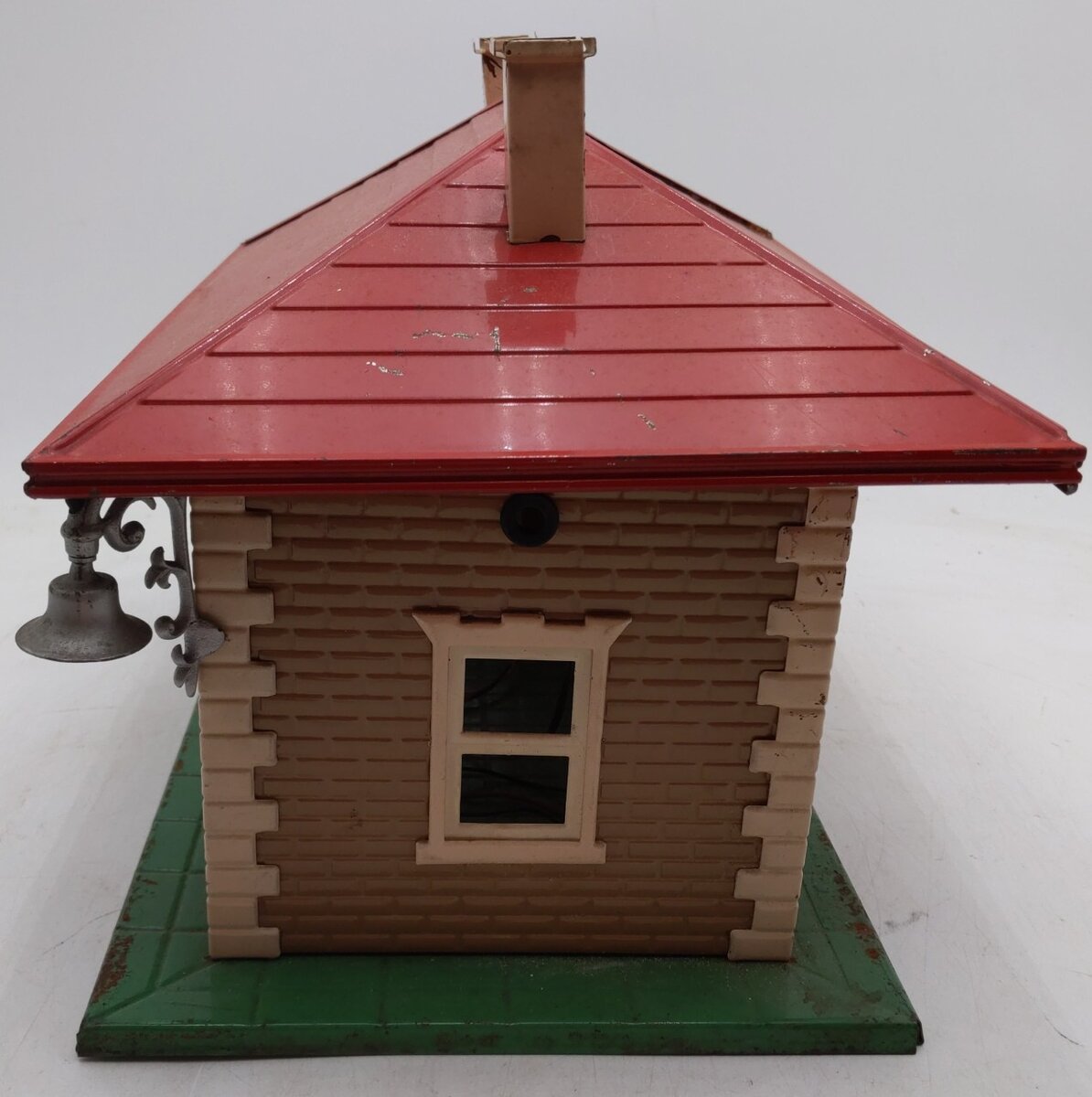 Lionel 134 Vintage Standard Gauge Lighted Metal Station