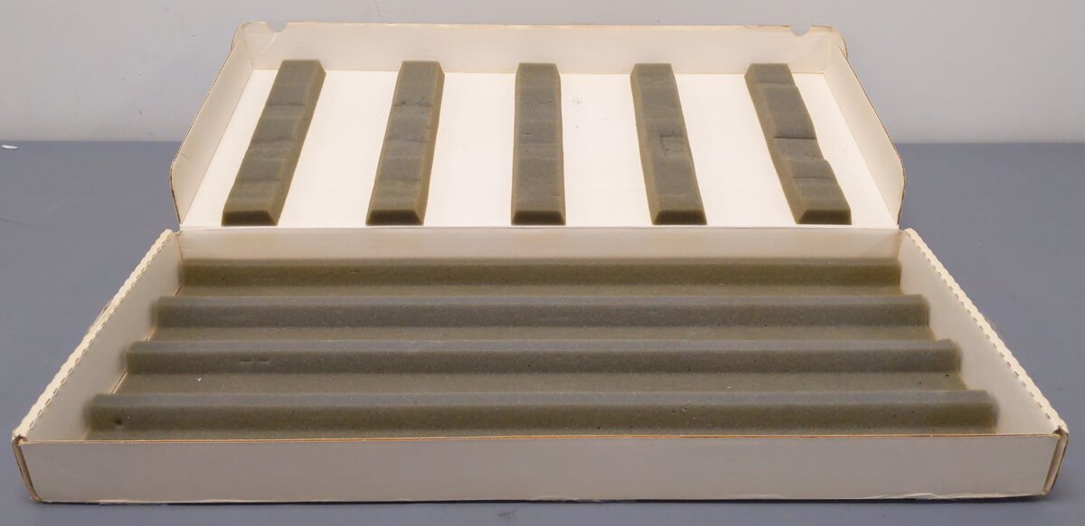 A&B Industries HO Car Case Model Railroad Padded Storage [3] VG