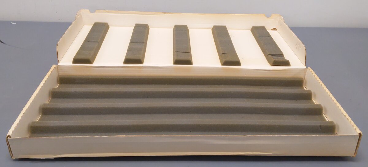 A&B Industries HO Car Case Model Railroad Padded Storage [3] VG
