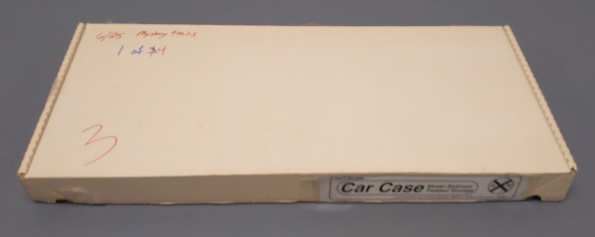 A&B Industries HO Car Case Model Railroad Padded Storage [3] VG