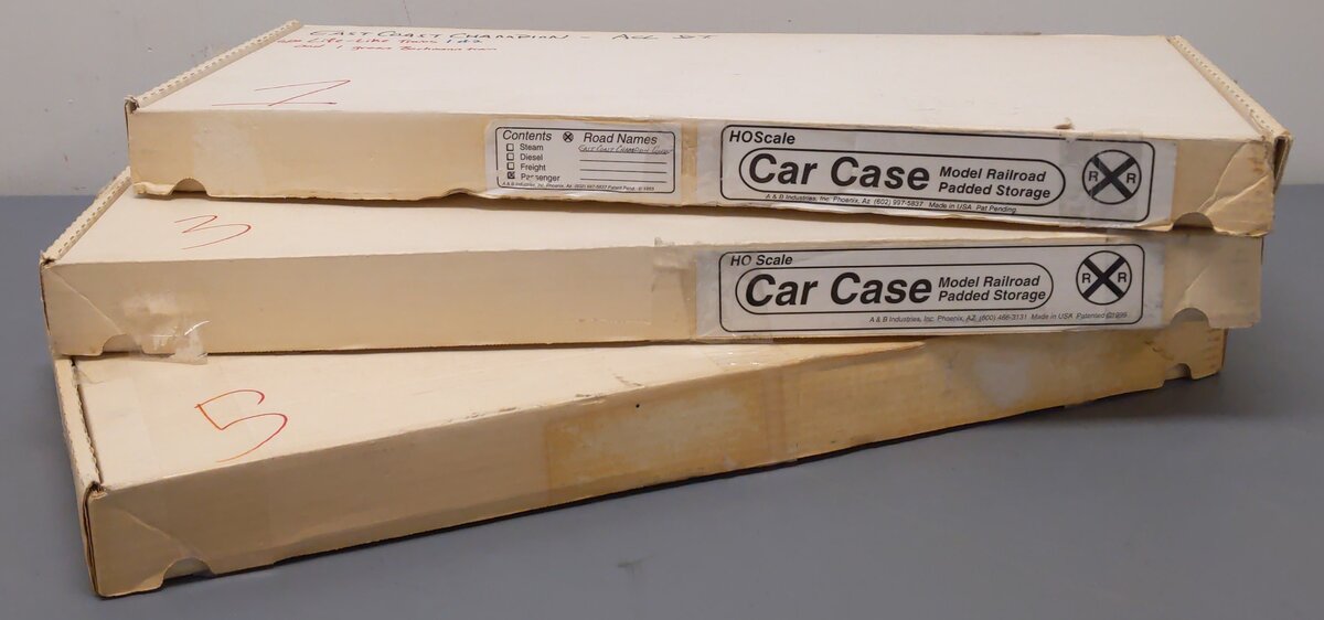 A&B Industries HO Car Case Model Railroad Padded Storage [3] VG