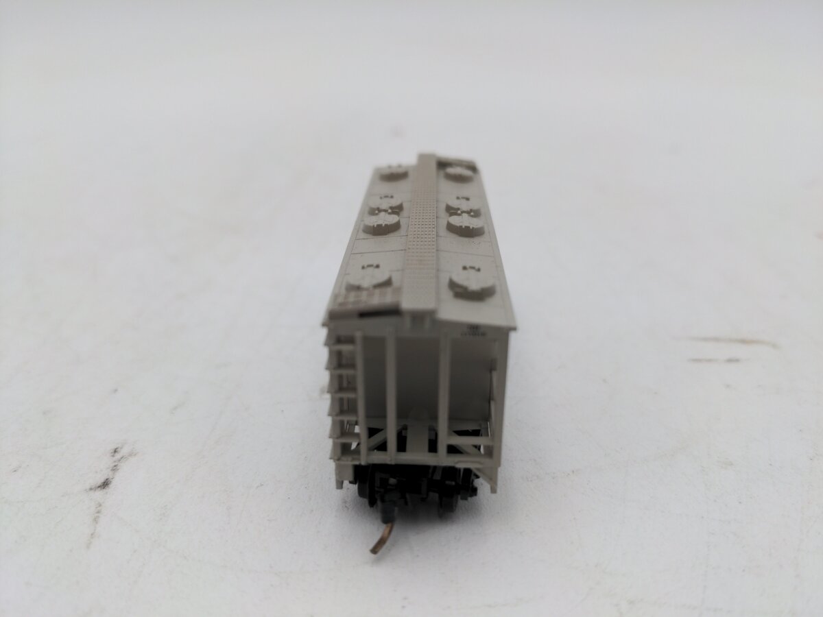 Atlas 3171 N Scale New Haven 2-Bay PS-2 Covered Hopper #117015 LN/Box
