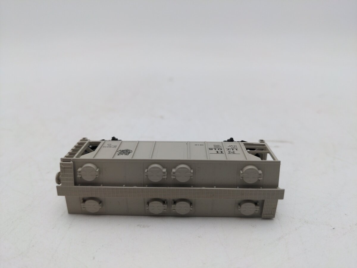 Atlas 3171 N Scale New Haven 2-Bay PS-2 Covered Hopper #117015 LN/Box