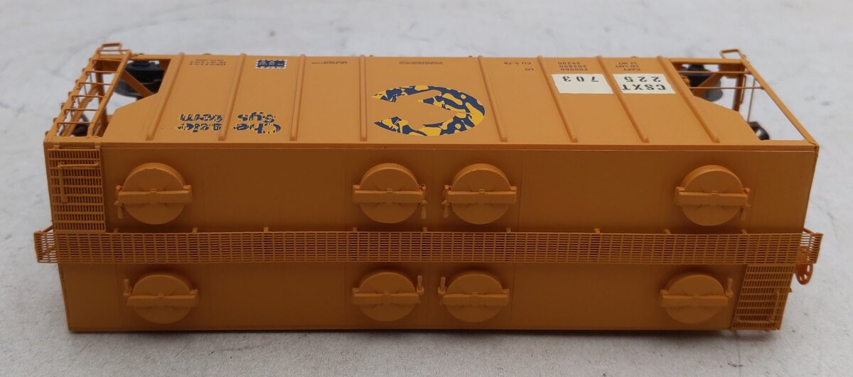 Athearn 14566 HO Ex-Chessie/CSX PS-2 2600 Cover Hopper RTR #225703 LN/Box