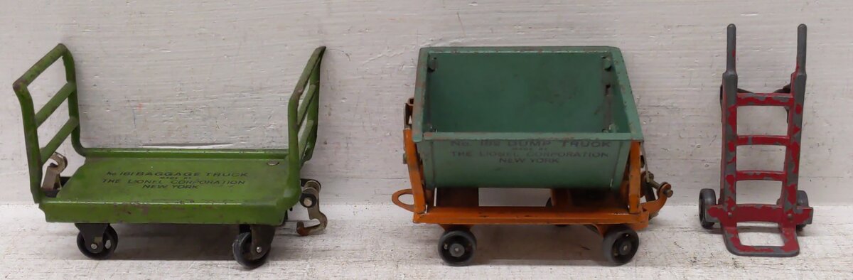 Lionel 163 Vintage O Prewar Freight Station Set: Dump Car & Hand Truck (3) VG