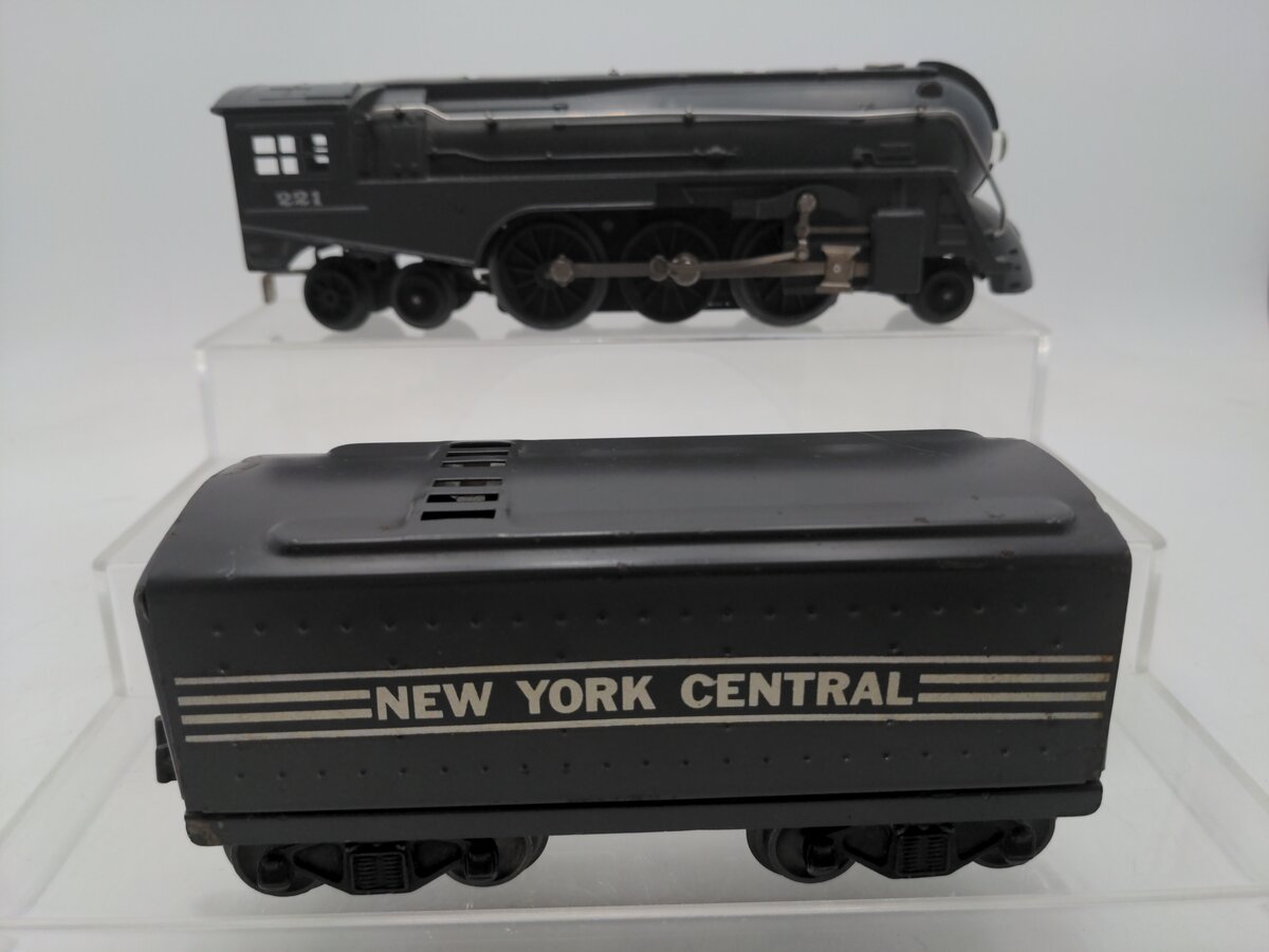 Lionel 221 Vintage O NYC  Dreyfuss Gray 2-6-4 Steam Locomotive & 221W Tender VG