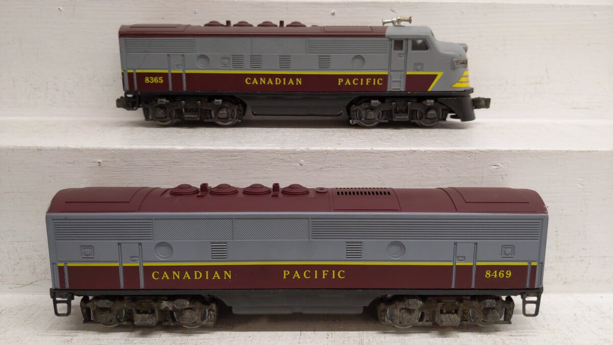 Lionel Vintage O Custom Canadian Pacific A/B Diesel Locomotives VG