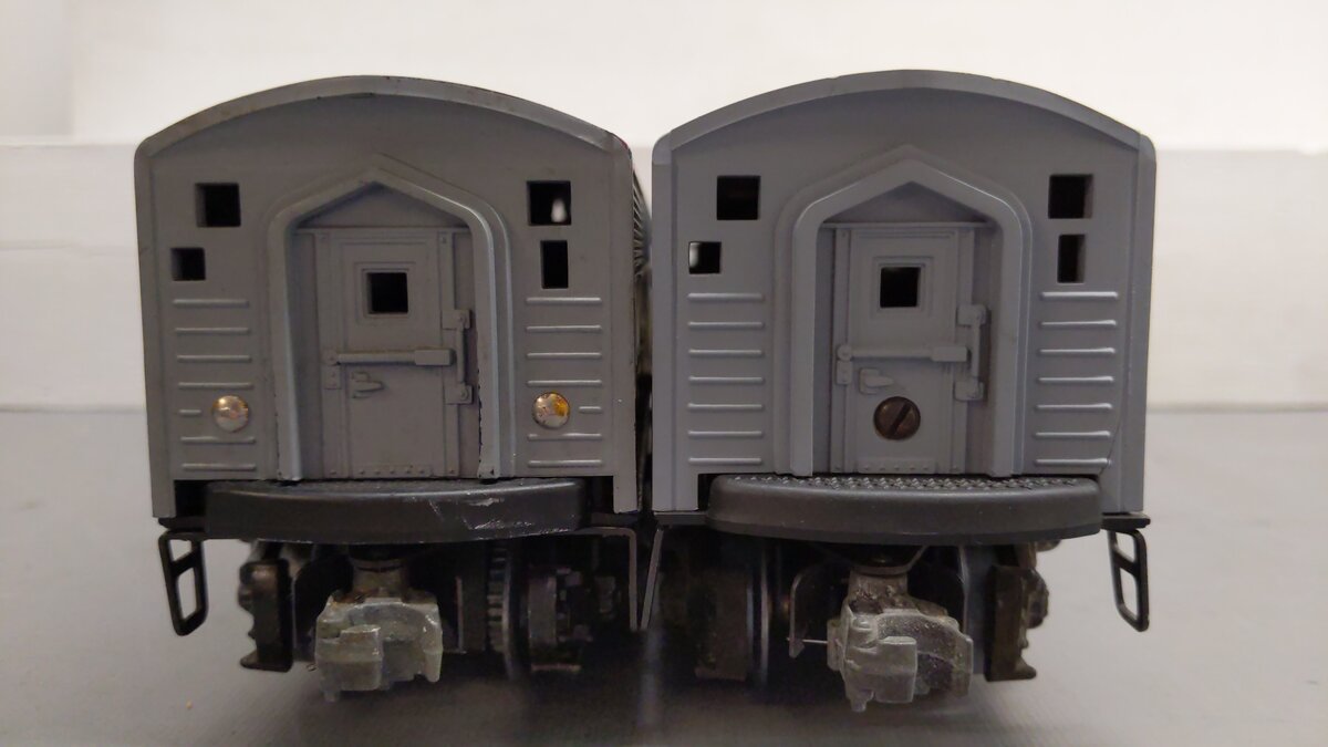 Lionel Vintage O Custom Canadian Pacific A/B Diesel Locomotives VG
