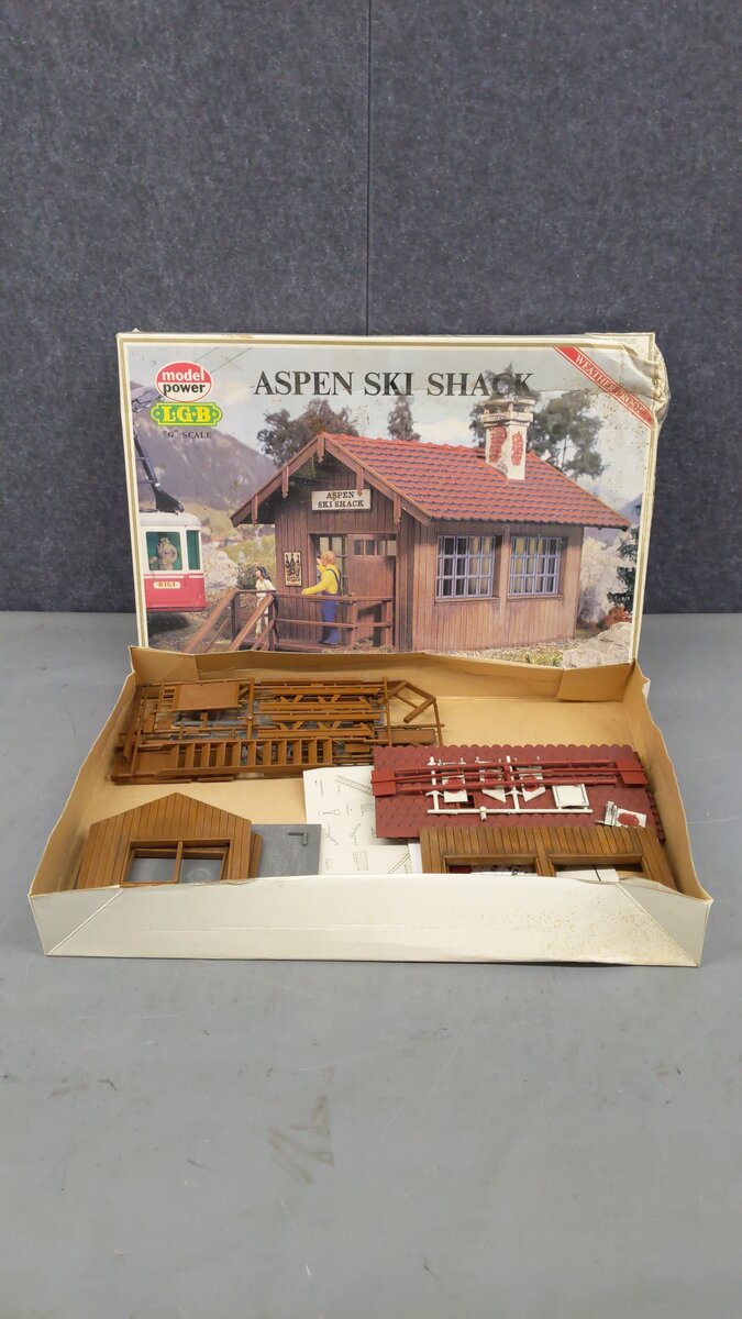 Model Power 1622 G Scale Aspen Ski Shack Model Kit EX/Box