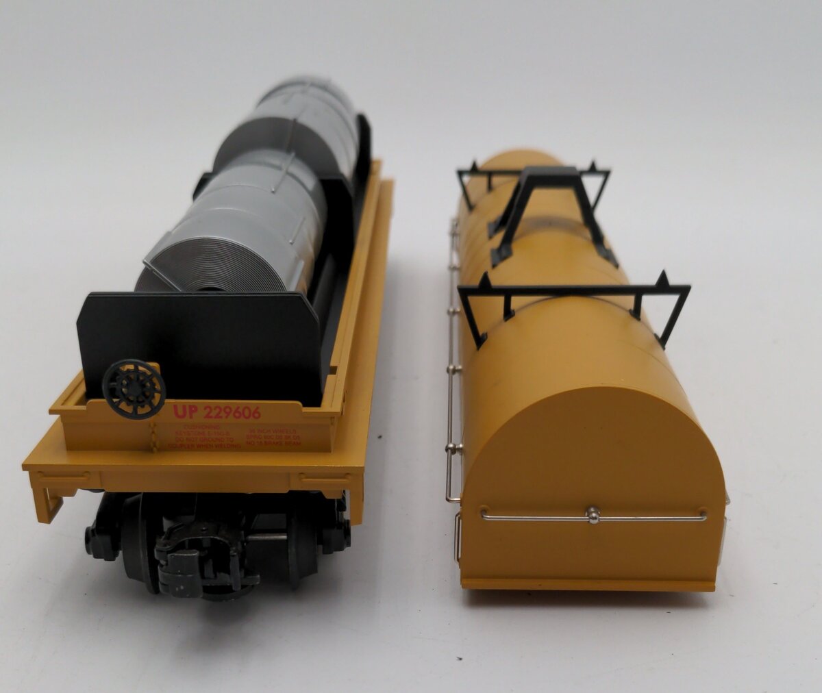 MTH 20-98204 O Gauge Union Pacific Steel Coil Car w/ Cover #229606 EX/Box