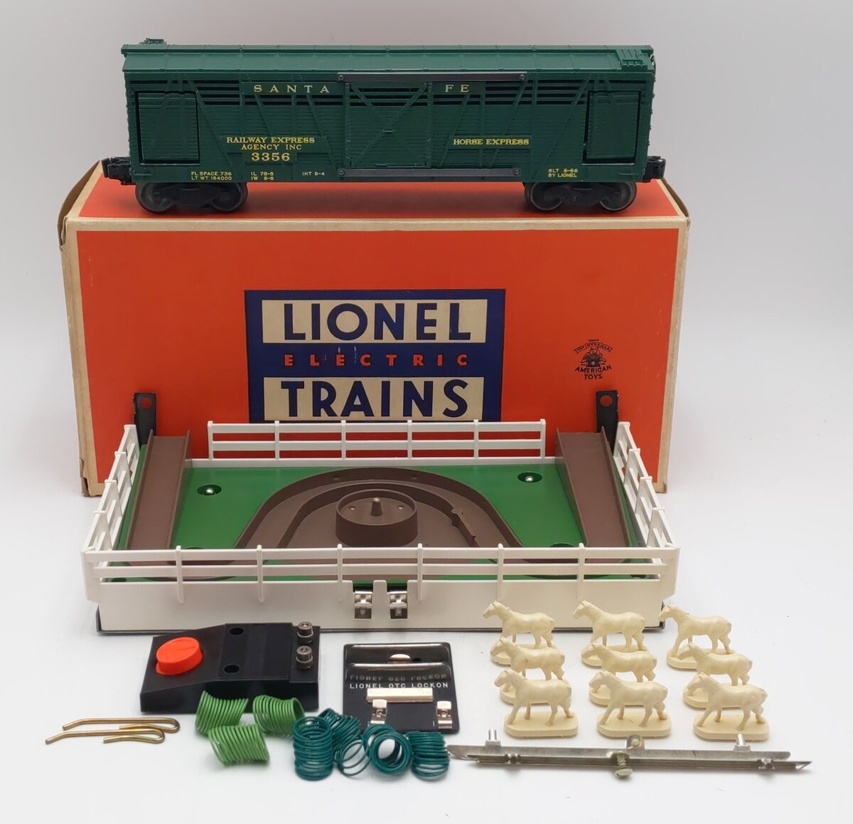 Lionel 3356 Vintage O Santa Fe Operating Horse Car & Platform EX/Box