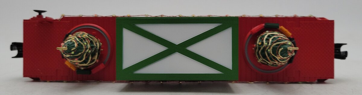 MTH 30-76772 O Gauge Christmas Flatcar w/Lighted Christmas Trees #2501