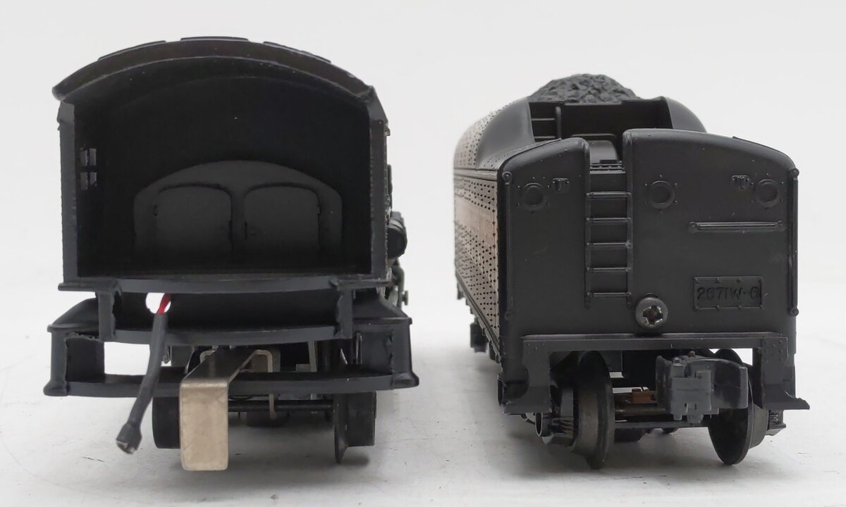 Lionel 6-8305 O Gauge Milwaukee 4-4-2 Steam Locomotive & Tender EX