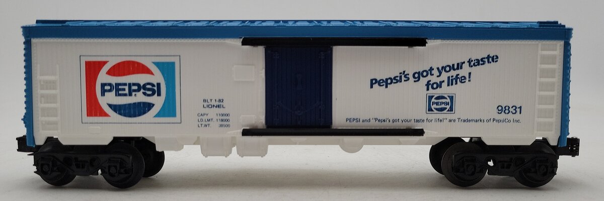 Lionel 6-9831 O Gauge Pepsi Cola Billboard Reefer Car LN/Box