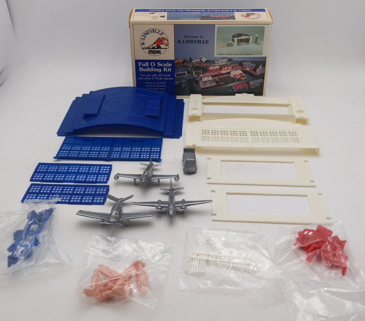 K-Line K4021 O Airport W/Planes Figures & Accessories Kit LN/Box