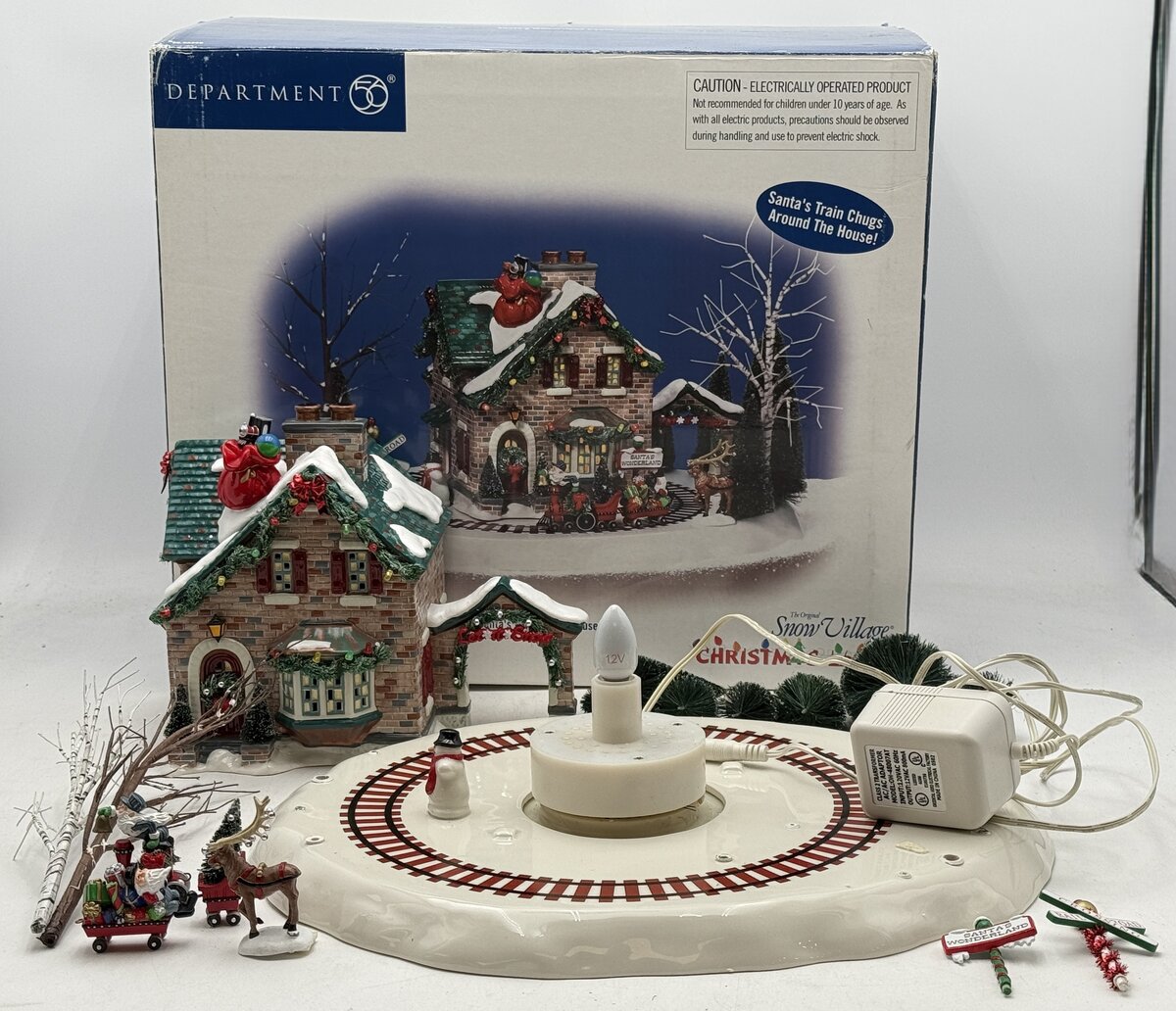 Dept 56 55359 Snow Village Santa's Wonderland House Lighted EX/Box