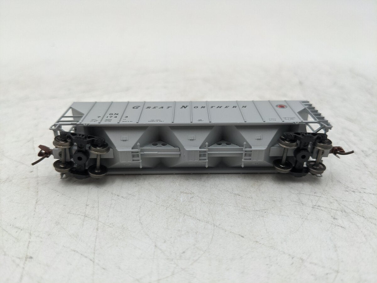 BLMA Models 11015 N Great Northern PS-4000 Covered Hopper #71765