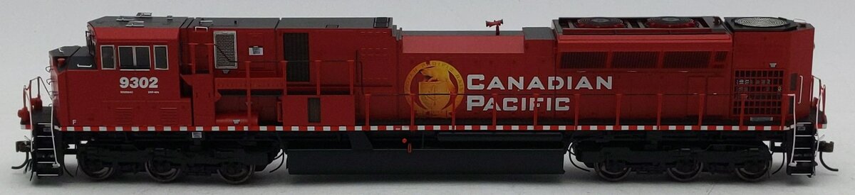Athearn G27332 HO Canadian Pacific G2 SD90MAC-H Diesel Loco DCC/Sound #9302