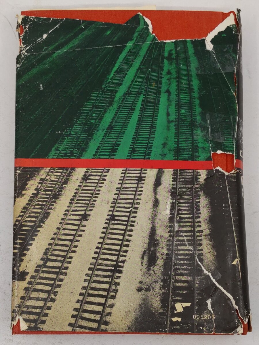 The Wreck of the Penn Central Hardcover Book By Joseph R. Daughen, Peter Binzen