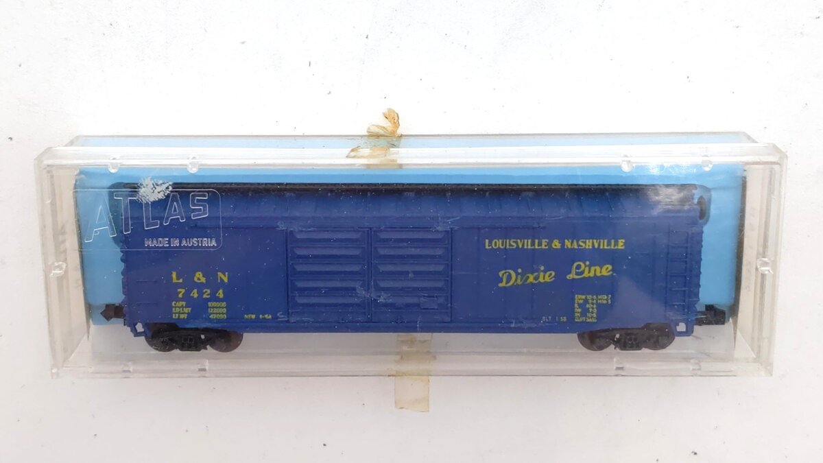 Atlas 2332 N Scale Louisville & Nashville 50' 2 Door Box Car #7424 LN/Box