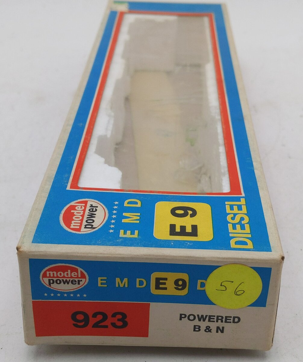 Model Power 923 HO Scale Burlington Northern Powered Diesel Locomotive #9804 VG/Box