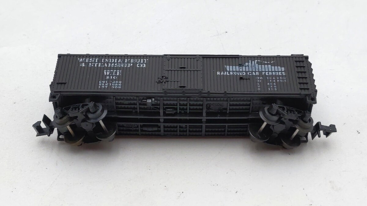 Minitrix 3194 N Scale 40' West India Fruit & Steamship Co. Box Car #210 LN/Box