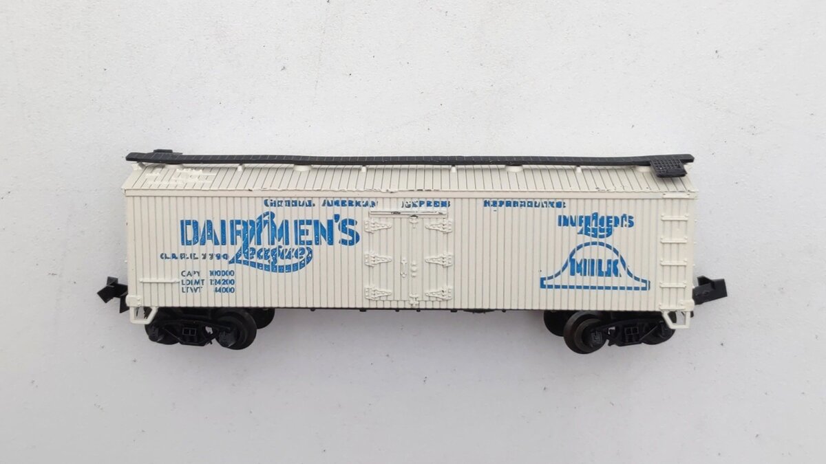 Minitrix 3186 N Scale Dairymens League Old Time Refrigerator Car #7796 LN/Box