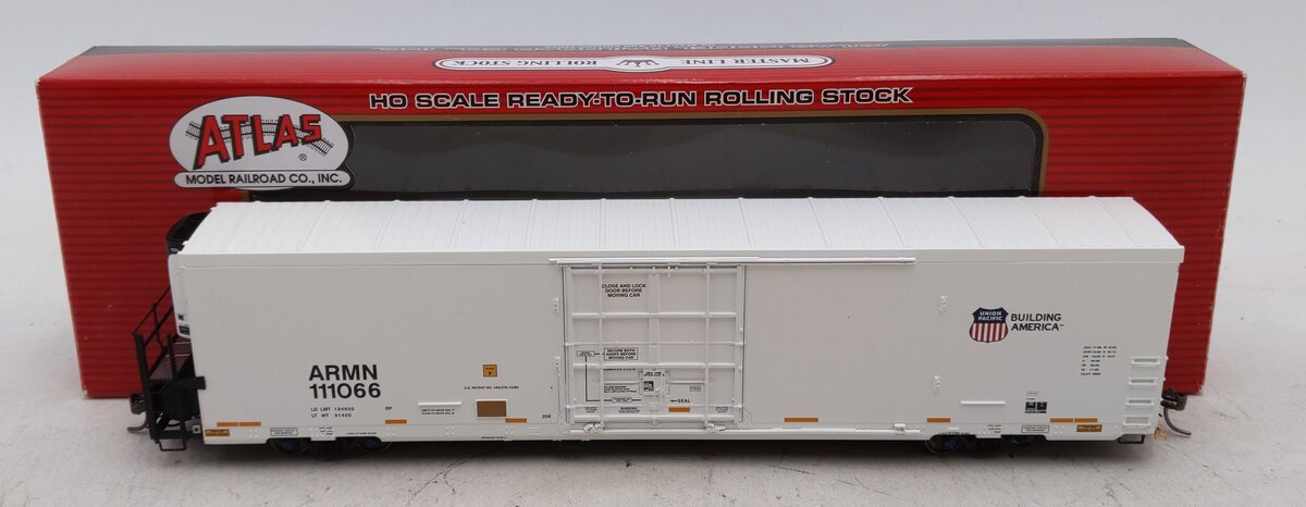 Atlas 50003368 N Union Pacific 64' Trinity Reefer (White/Black) #111066
