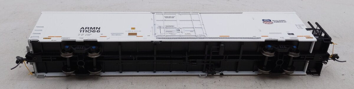 Atlas 50003368 N Union Pacific 64' Trinity Reefer (White/Black) #111066