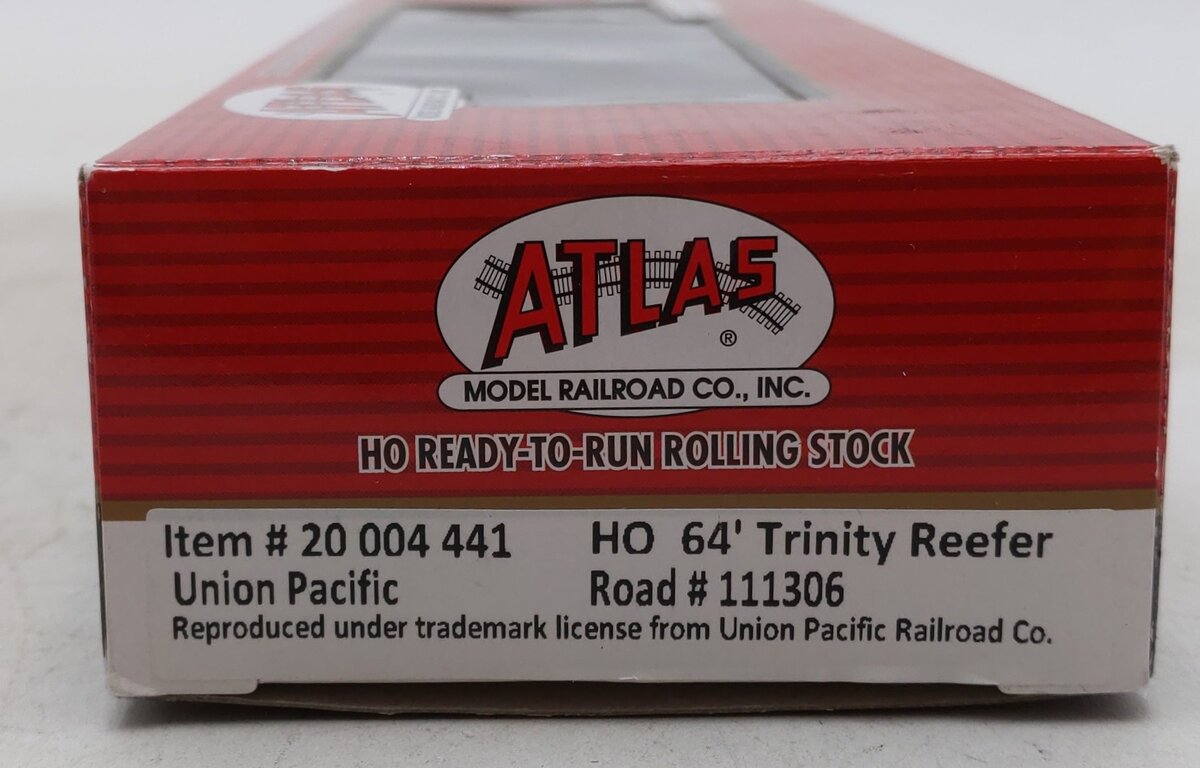 Atlas 20004441 HO Scale Union Pacific 64' Trinity Reefer (White/Black) #111306